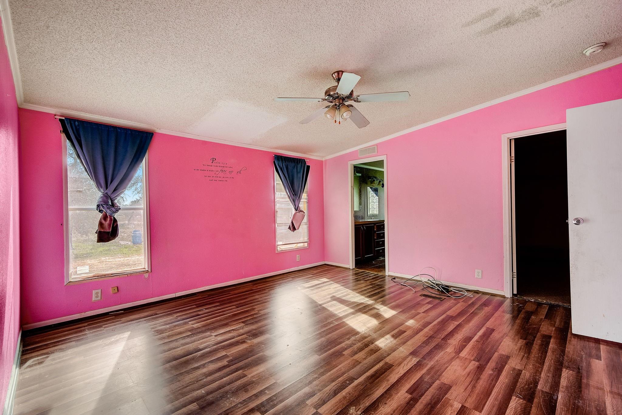 2125 Polly Lane La Vernia TX 78121