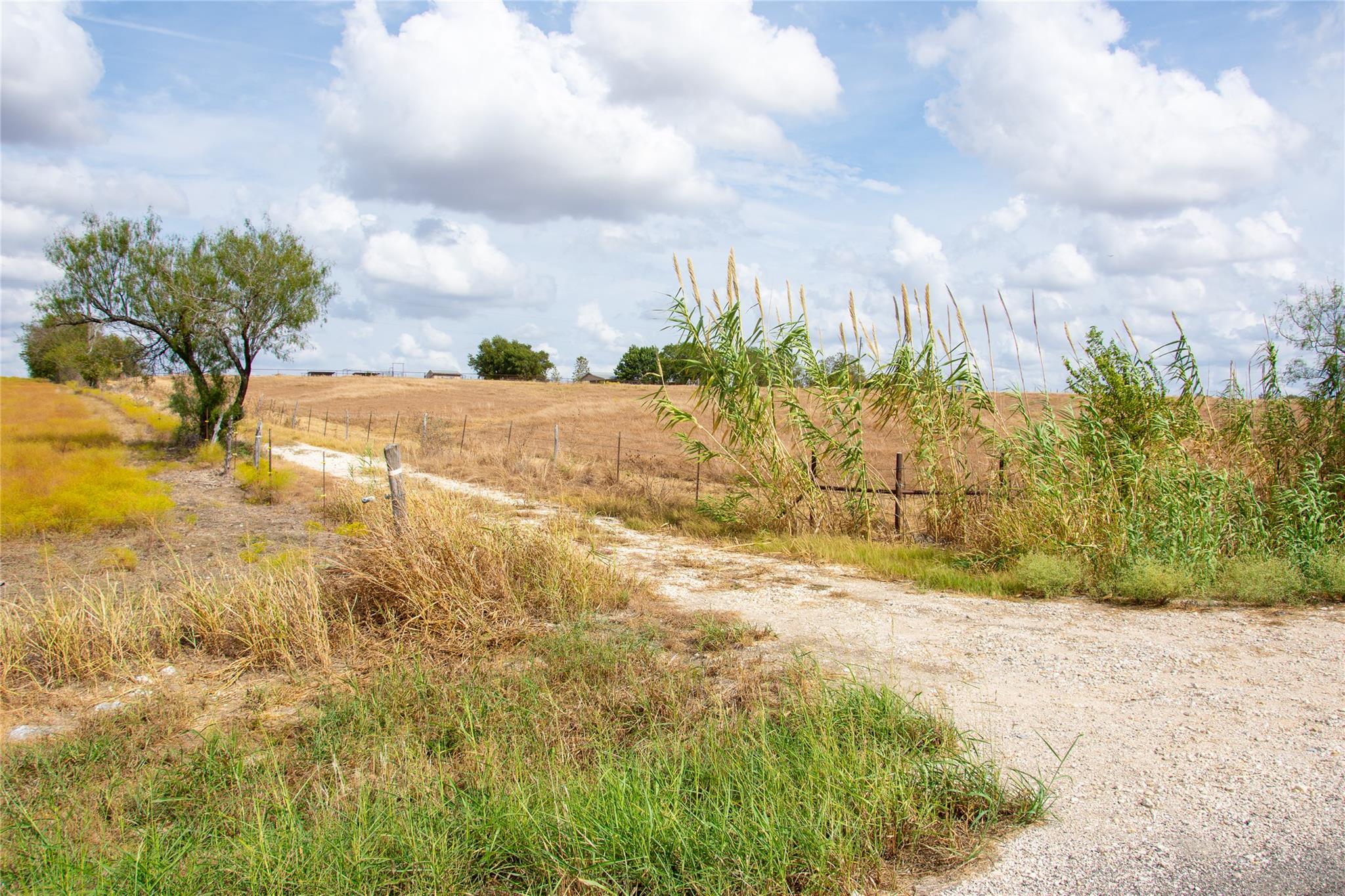 2689 County Road 419 Road Taylor TX 76574