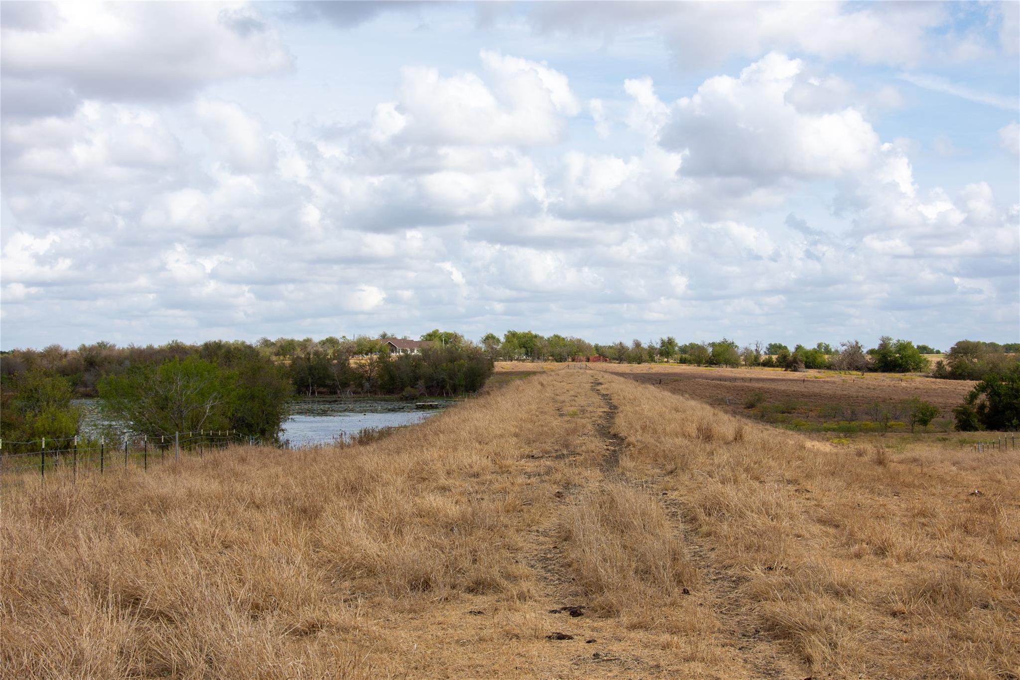 2689 County Road 419 Road Taylor TX 76574