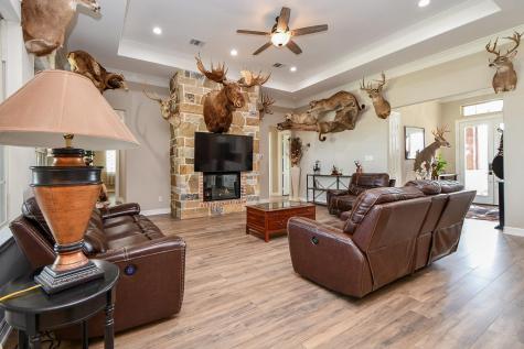1093 Sunderman Road Alleyton TX 78935