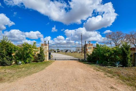 1093 Sunderman Road Alleyton TX 78935