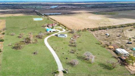 1093 Sunderman Road Alleyton TX 78935