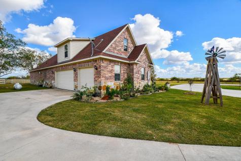 1093 Sunderman Road Alleyton TX 78935