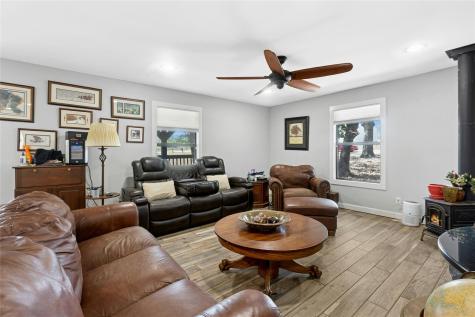 1498 County Road 313 Lexington TX 78947