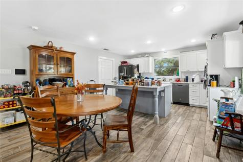 1498 County Road 313 Lexington TX 78947