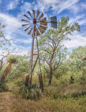1281 Pr 3740 Coleman TX 76888