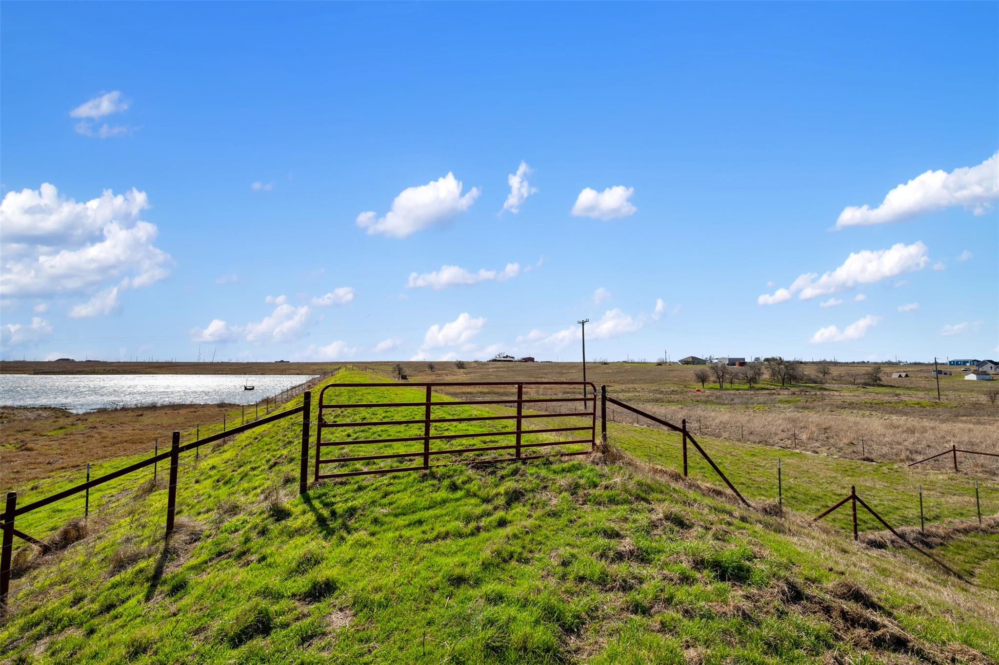 700 County Road 466 Elgin TX 78621