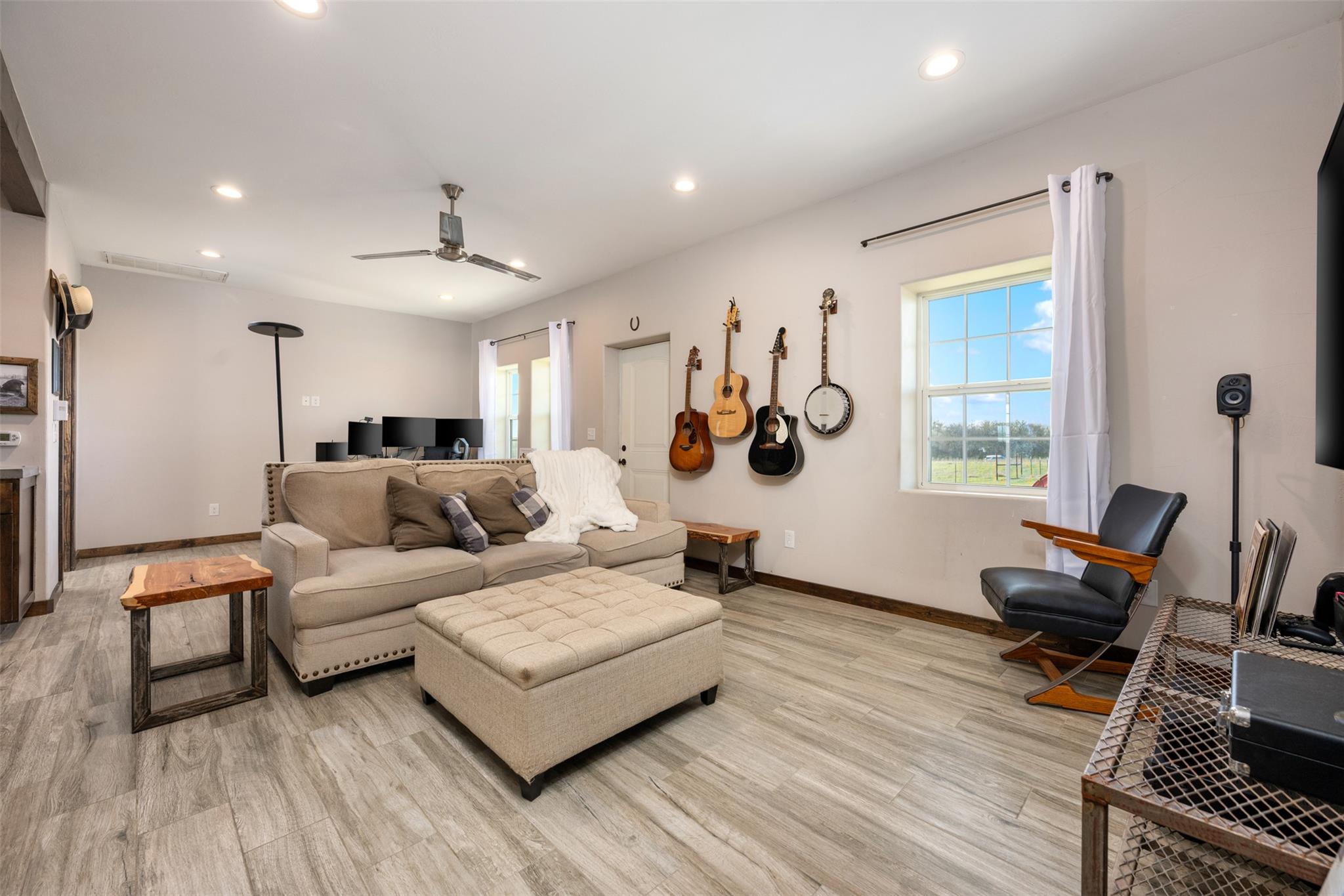 700 County Road 466 Elgin TX 78621