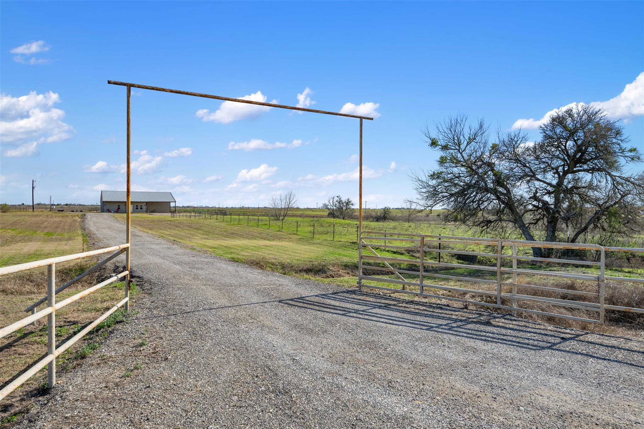 700 County Road 466 Elgin TX 78621