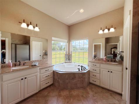 1611 W Fm 696 Lexington TX 78947
