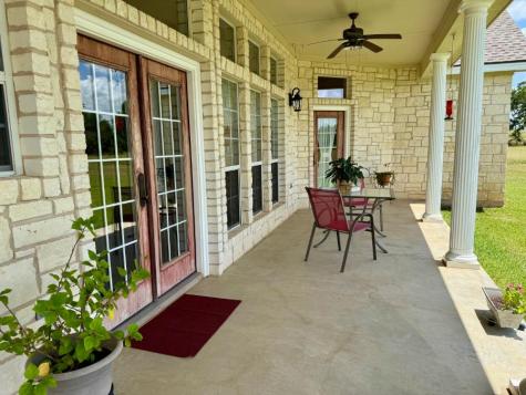 1611 W Fm 696 Lexington TX 78947