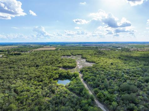 399 Seals Creek Road Lockhart TX 78644