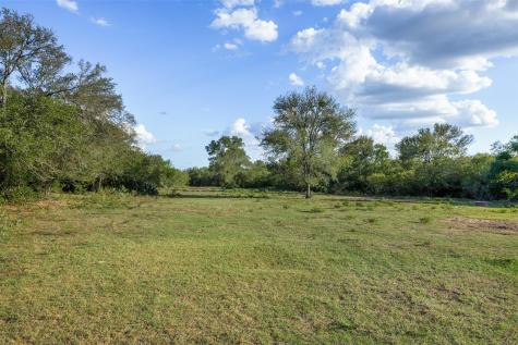 399 Seals Creek Road Lockhart TX 78644