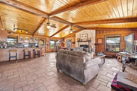 2102 Private Road 1377 Lampasas TX 76550
