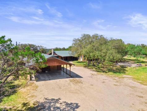 2102 Private Road 1377 Lampasas TX 76550