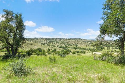 5032 Kendalia Road Blanco TX 78606