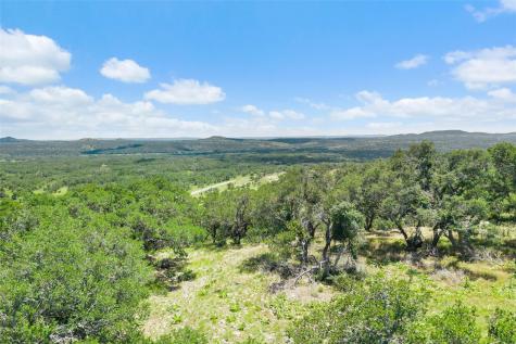 5032 Kendalia Road Blanco TX 78606