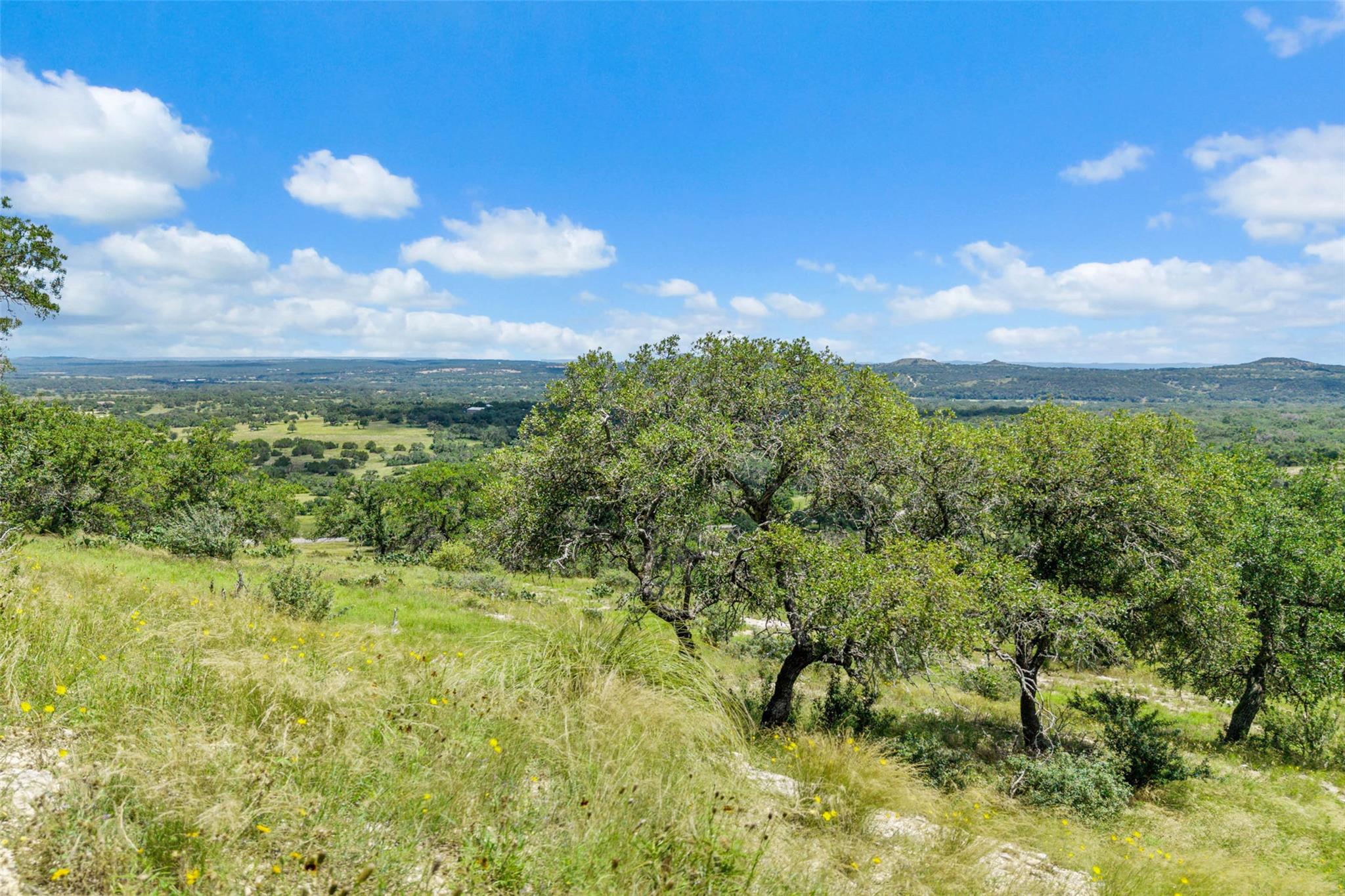 5032 Kendalia Road Blanco TX 78606