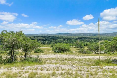 5032 Kendalia Road Blanco TX 78606