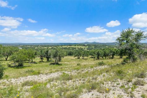 5032 Kendalia Road Blanco TX 78606