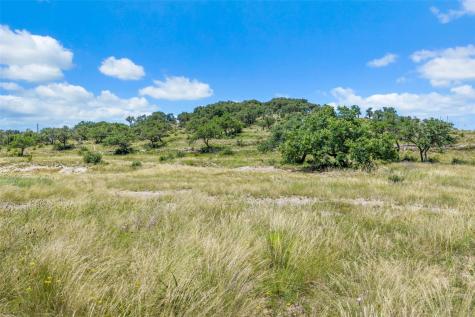 5032 Kendalia Road Blanco TX 78606