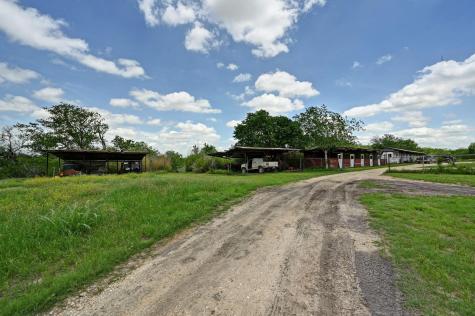 410 Simmons Family Farm Road Lockhart TX 78644
