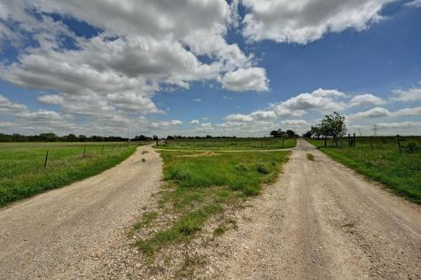 410 Simmons Family Farm Road Lockhart TX 78644