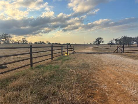 2039 County Road 326 Giddings TX 78942