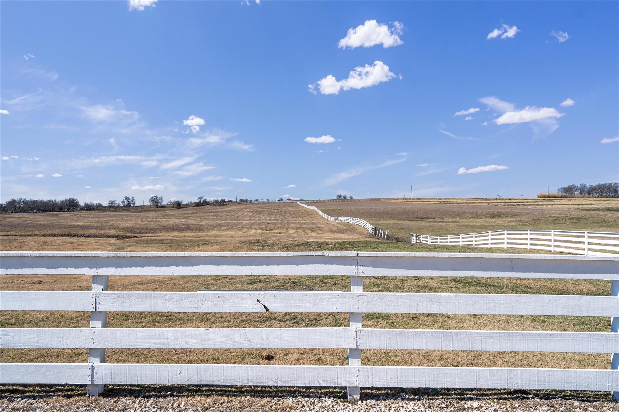5300 County Road 424 Taylor TX 76574