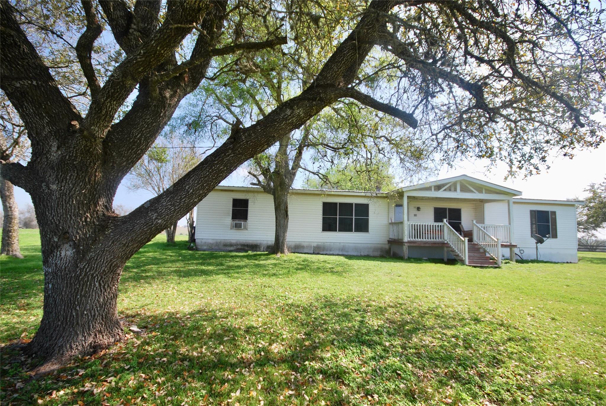 2301 E Us Highway 90 Flatonia TX 78941