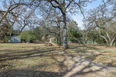 1139 Private Road 7009 Road Lexington TX 78947