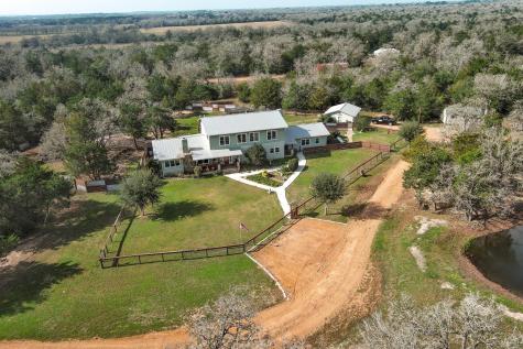 418 Vyvjala Road Smithville TX 78957