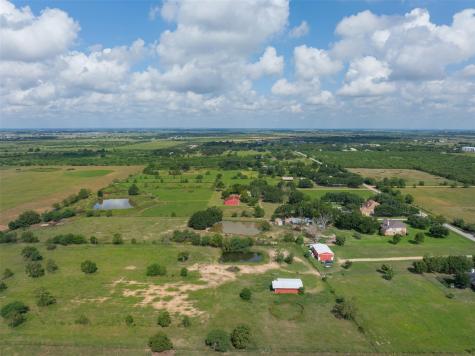 1713 Woody Lane Sealy TX 77474