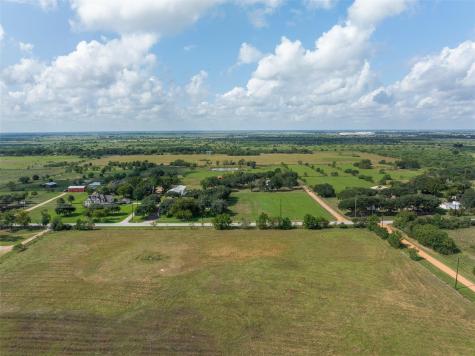 1713 Woody Lane Sealy TX 77474