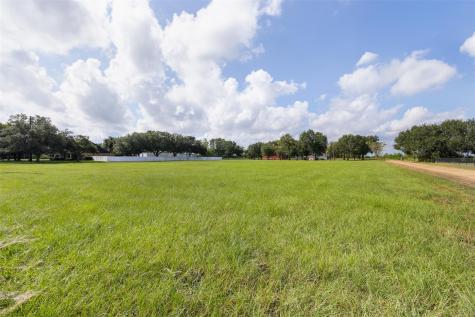 1713 Woody Lane Sealy TX 77474