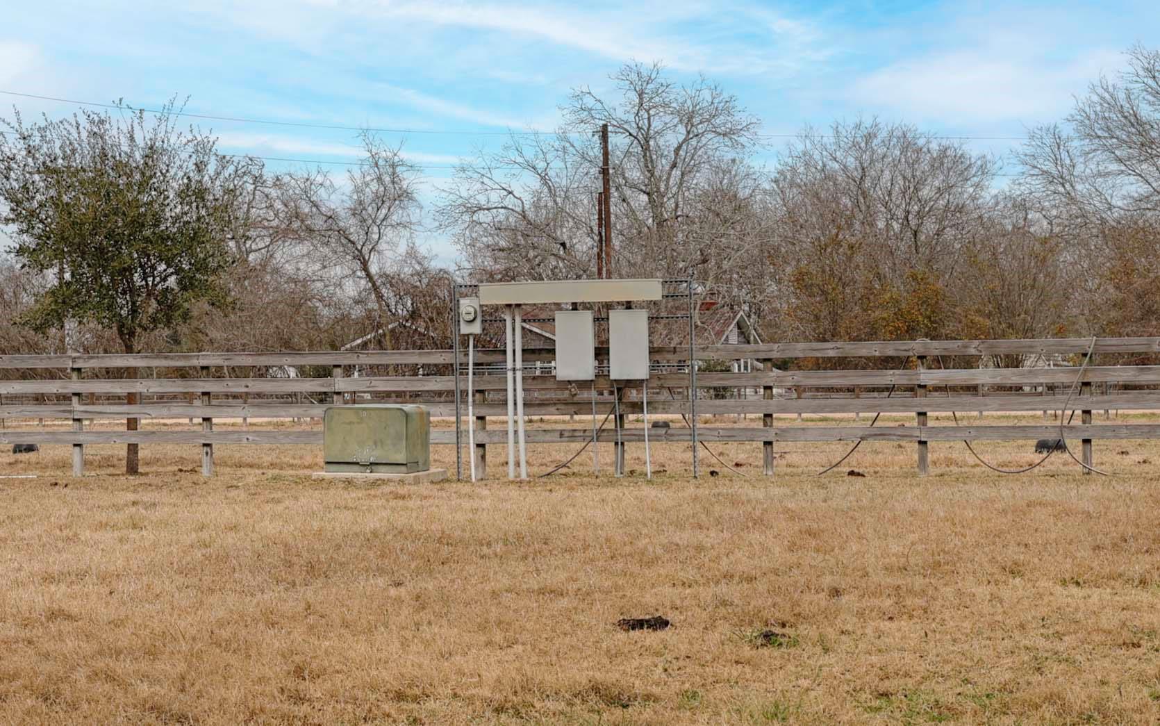 66 County Road 77d Schulenburg TX 78956