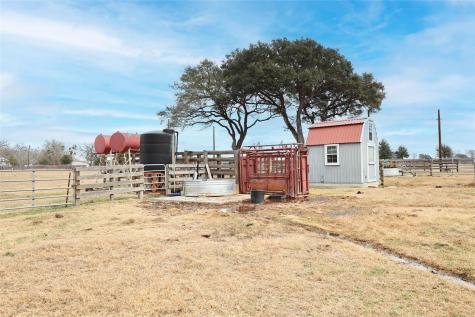 66 County Road 77d Schulenburg TX 78956