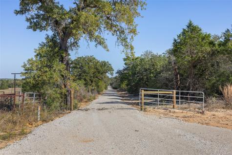 555 Altamira Lane Dale TX 78616