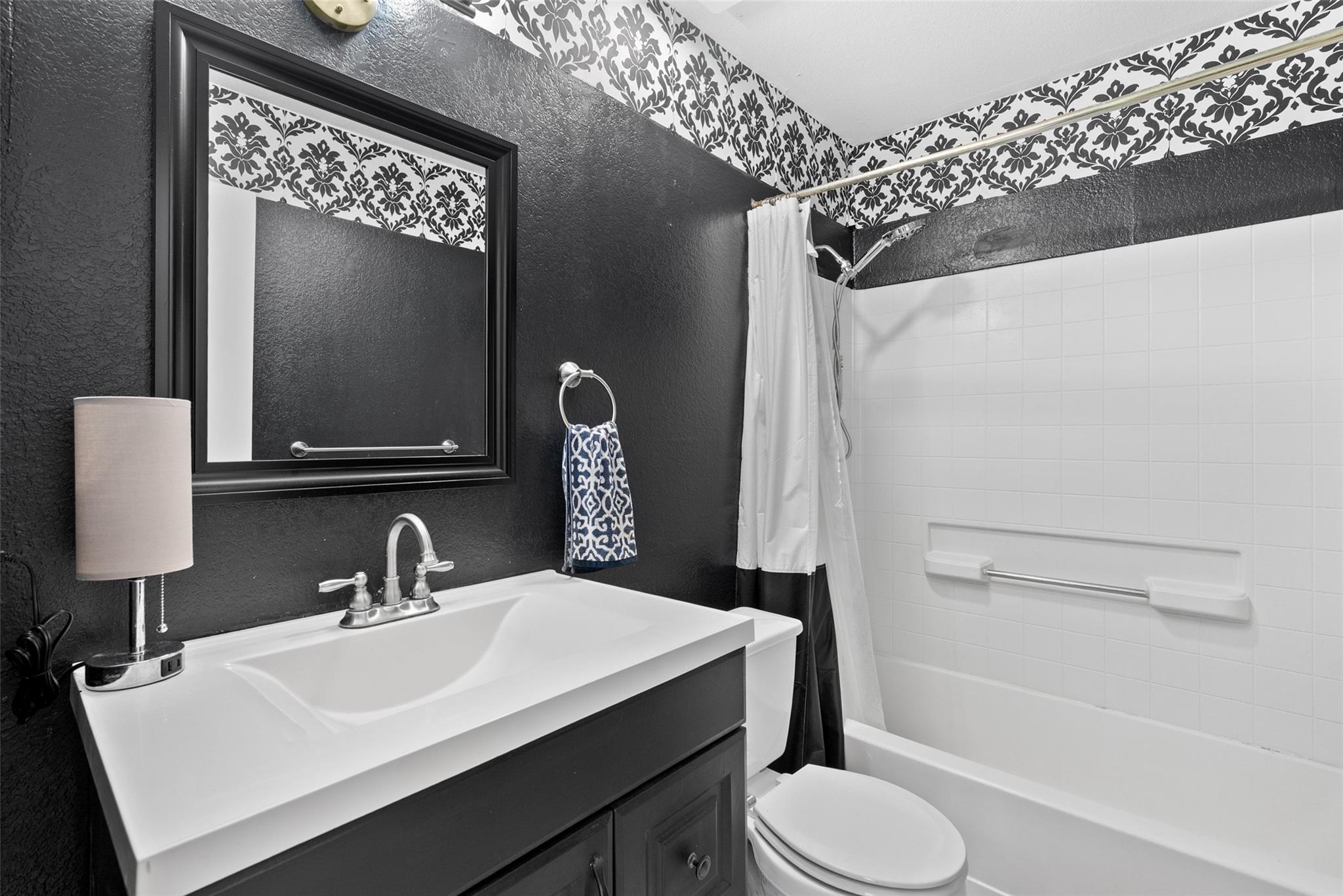 274 Old Austin Trail Elgin TX 78621