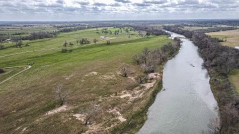 121 Mechelle Street Smithville TX 78957