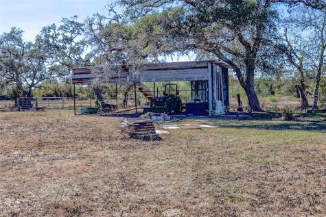 3550 County Road 387 Hallettsville TX 77964