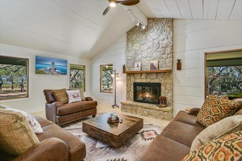 878 Ranch Road 2766 Johnson City TX 78636