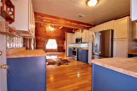 8653 N State Highway 16 Llano TX 78643