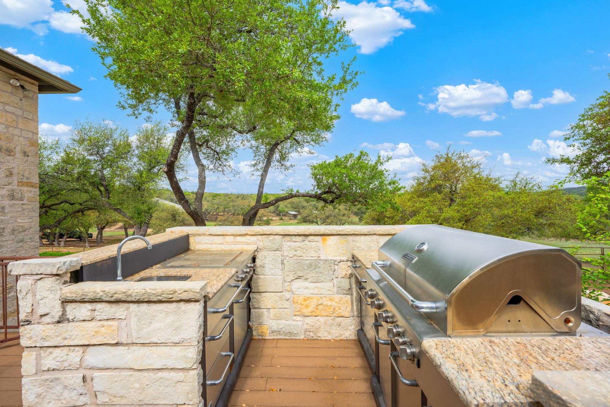 100 Rainbow's End Wimberley TX 78676