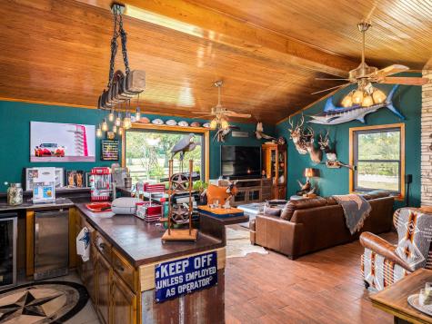 1045 Private Road 7005 Lexington TX 78947