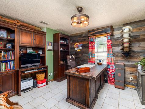 1045 Private Road 7005 Lexington TX 78947