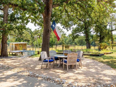1045 Private Road 7005 Lexington TX 78947