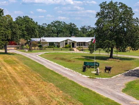 1045 Private Road 7005 Lexington TX 78947