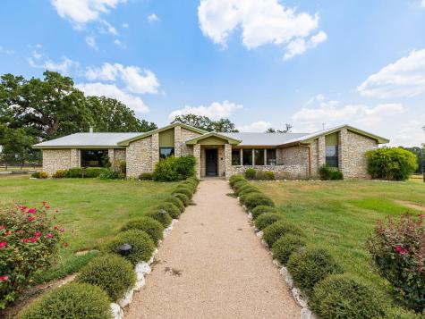 1045 Private Road 7005 Lexington TX 78947