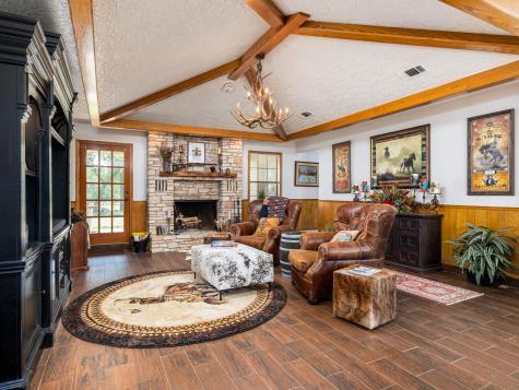 1045 Private Road 7005 Lexington TX 78947